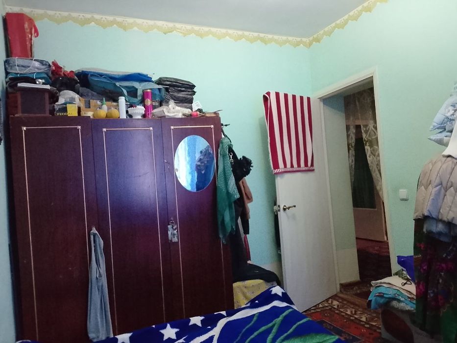 Uy sotiladi 3 xonali kvartira