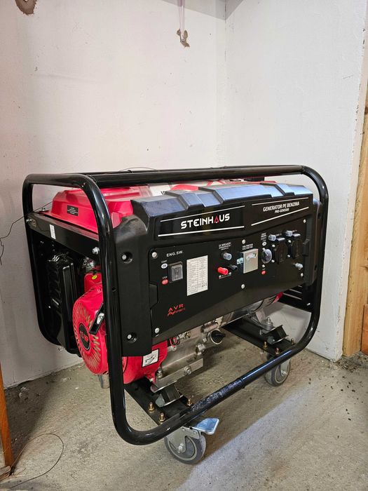 Generator curent electric Steinhaus PRO-GEN5500, 5500 W cu stabilizator de tensiune, benzina, autonomie 11 h in garantie