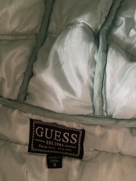 Олекотено яке - за 10 г.на Guess