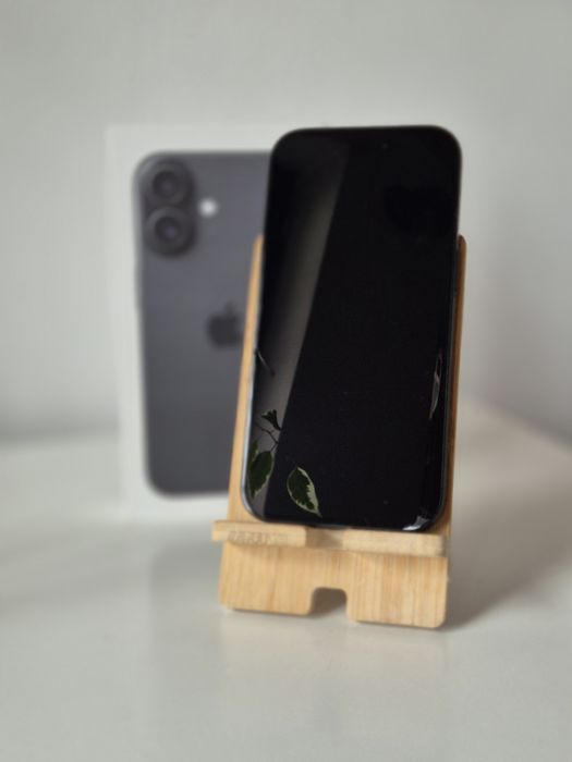 iPhone 16 256GB Full Box, neverlocked cu incarcator 30w