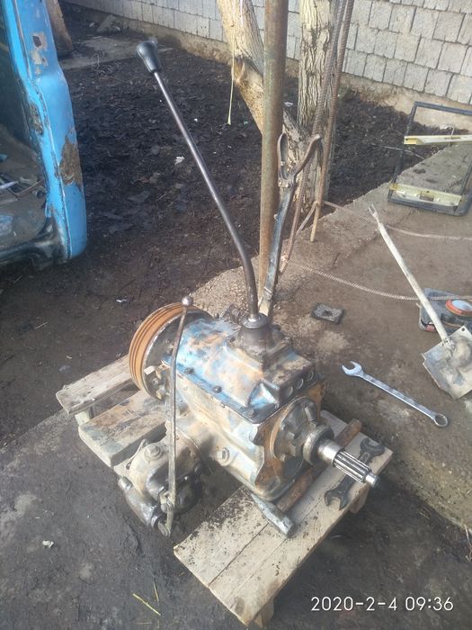 Продаётся запчасти на зил.