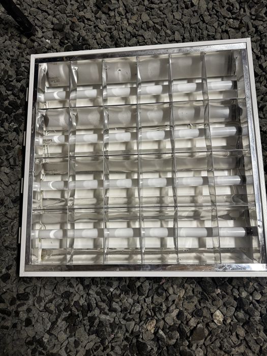 Corp luminat cu neon  25 lei