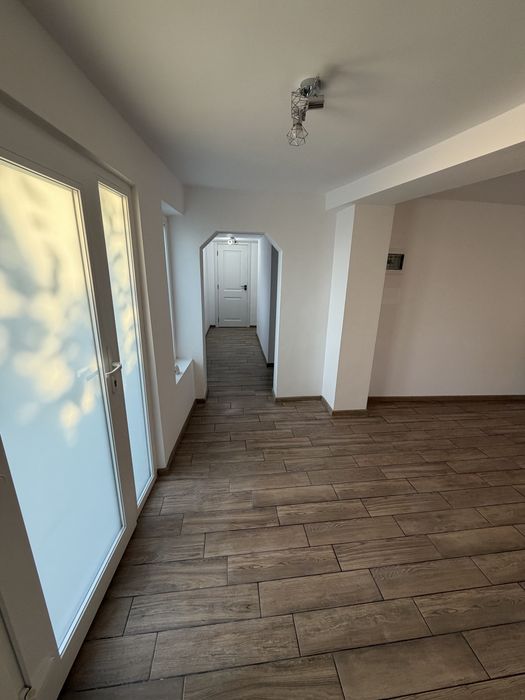 Inchiriez apartament in Letcani strada Principala