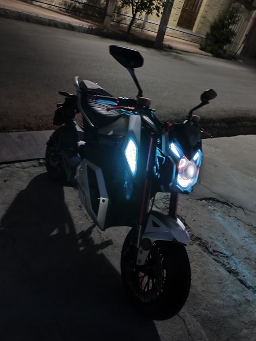 Электромотоцикл R6, В идеальном состоянии. Без царапин