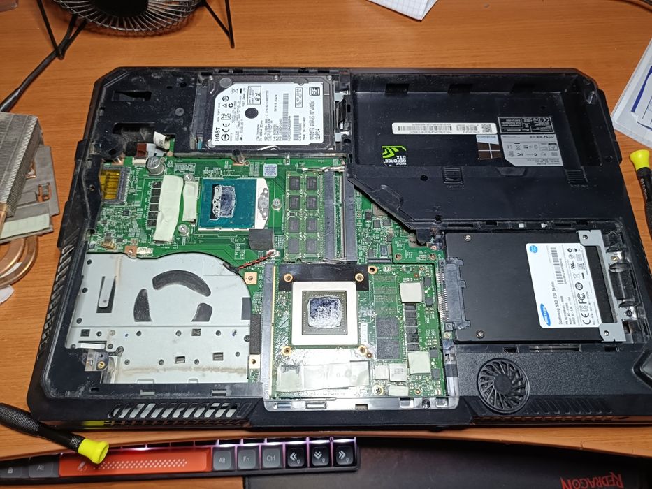 Service Instalare Windows + activare permanenta  ,asamblare calculator Gaming , schimbare pasta termica
