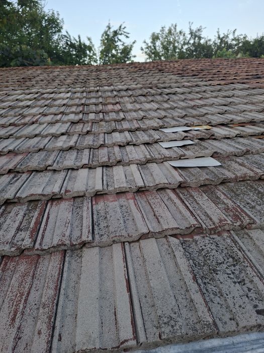 Tigla folosită în stare bună de utilizare.
