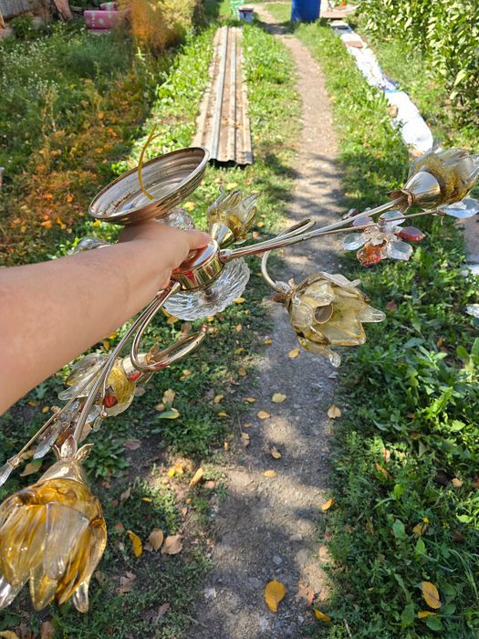 Продам красивую люстру