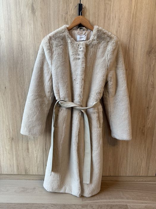 Пухено палто Reserved