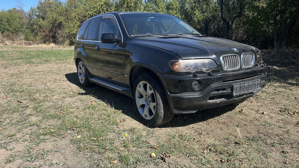 Продавам  bmw Х5 4,4 2 бр на части