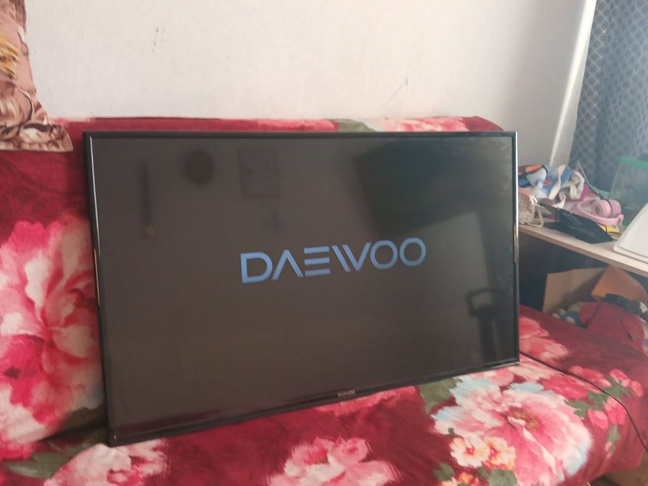 Продам смарт  телевизор