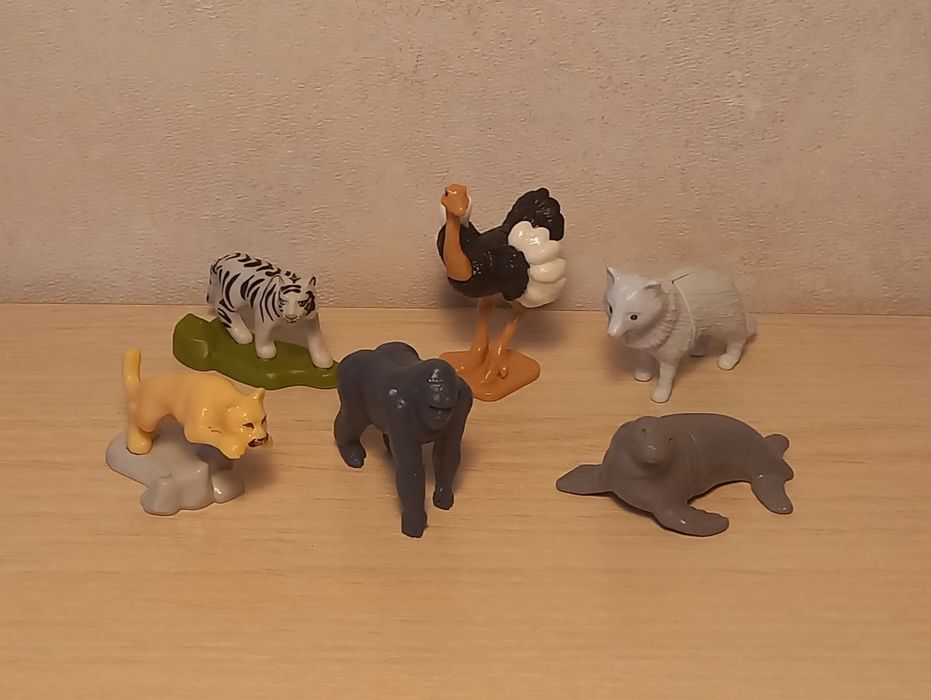 ПРОДАМ игрушки/фигурки киндер сюрприз