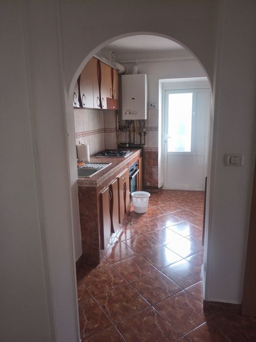 Închiriez apartament Rm.Valcea Str Dr.Hacman