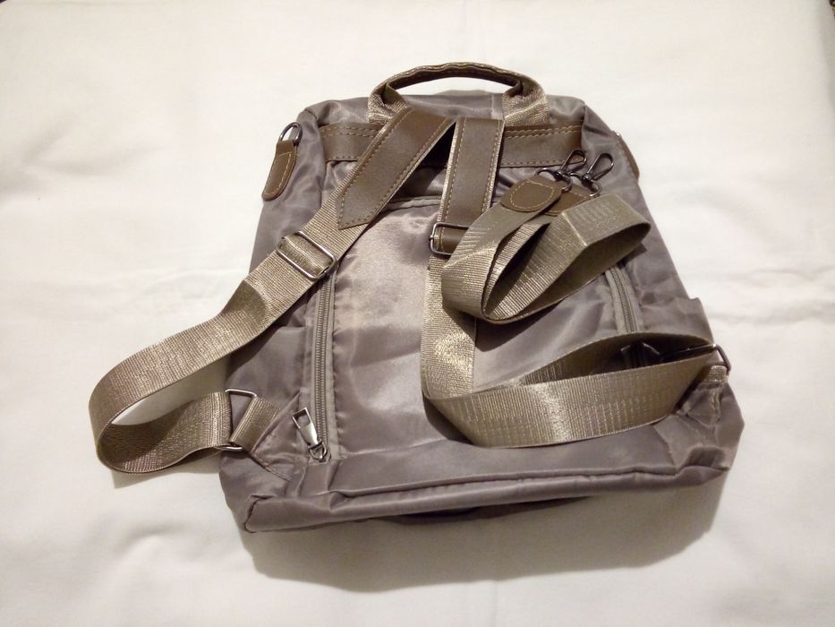 Раница Чисто нова