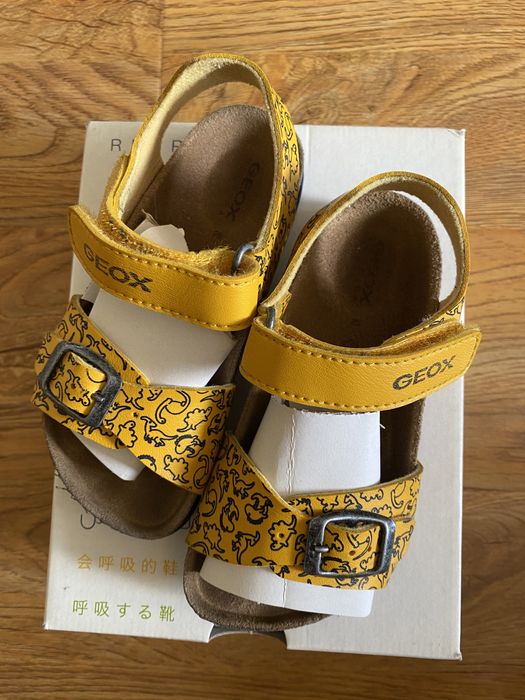 Босоножки на девочку и мальчика Geox кожаные