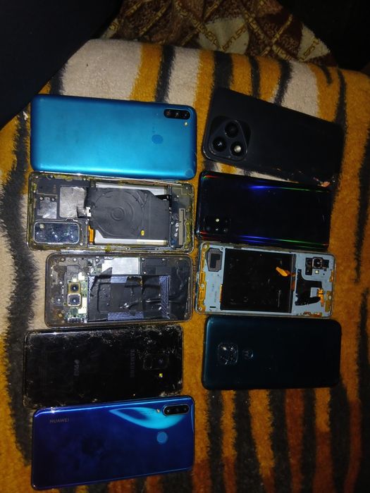 Pentru piese toate, iPhone le dau la 200 la piese