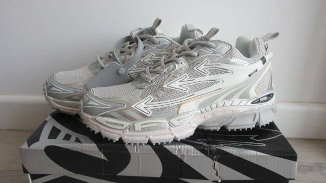 Offwhite BrB - Marimea 43 - alb cu argintiu