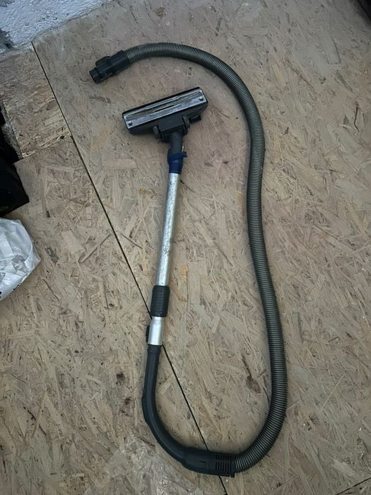 Пылесос LG 1800W
