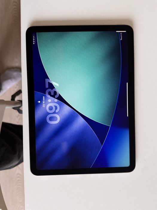 iPad Air 5, 2022. M1. 64GB