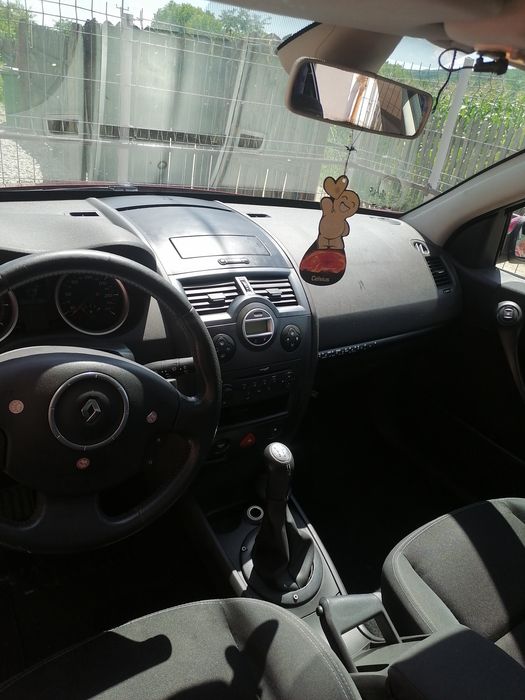Vând sau schimb Renault Megane cu golf  5