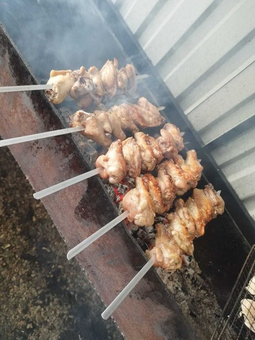 Шашлычки очень вкусные - недорого!!!