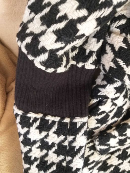 Късо вълнено палто