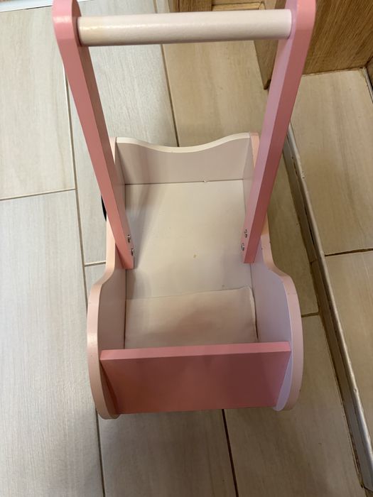 Дървена количка и кошара за игра