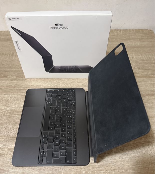 Magic Keyboard Black Model A2974 pentru Apple iPad Pro 13 M4, M5