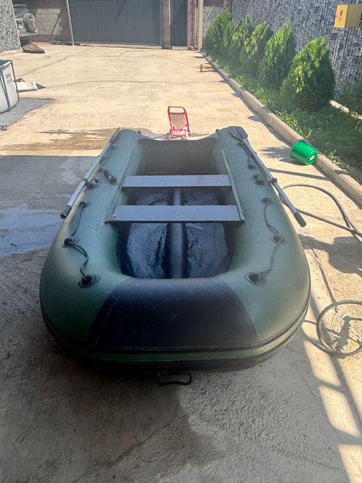 Продам лодку ривьера 3200