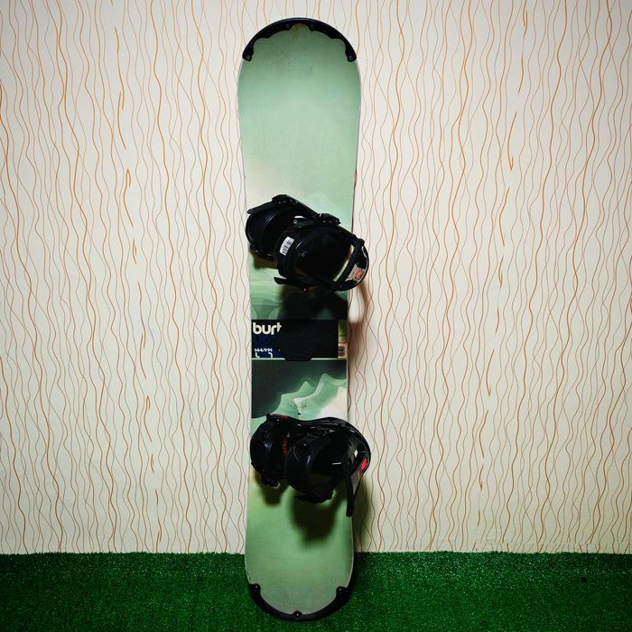 Placa snowboard Burton 144 cm + legaturi Burton M