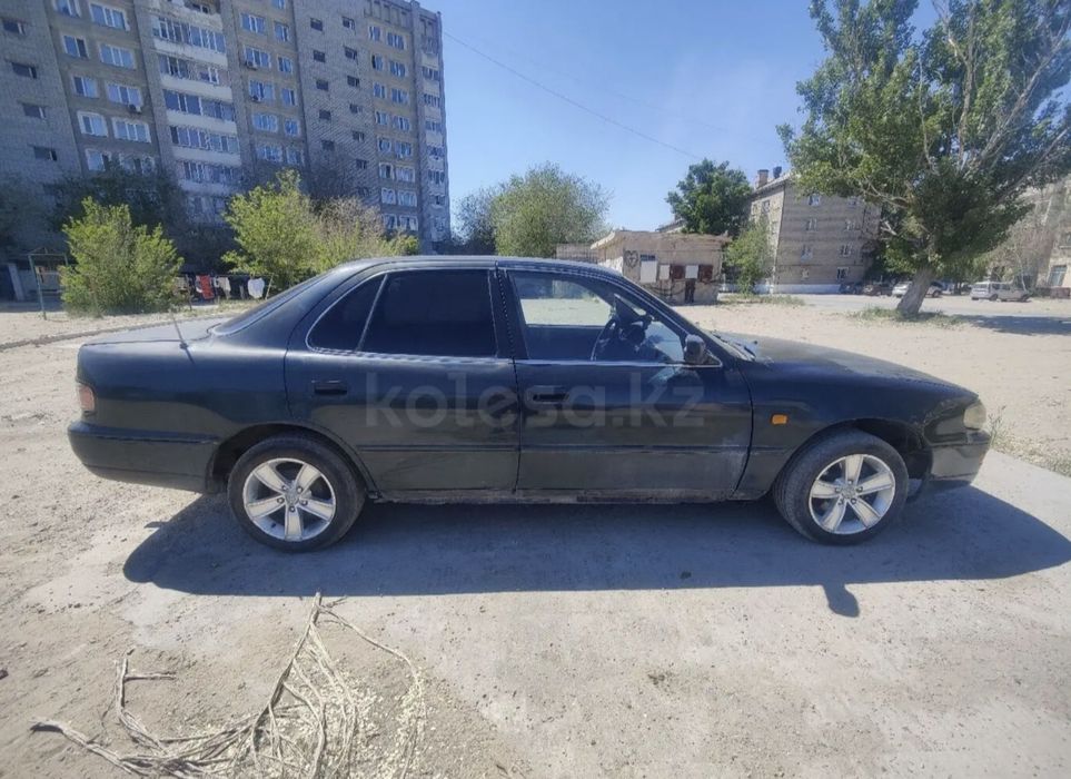 Продам машину toyota camry