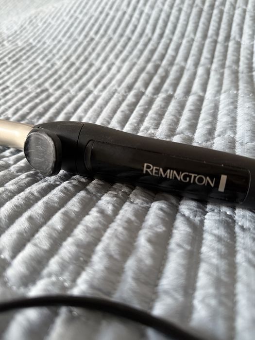 Продам плойку для волос Remington CI5319