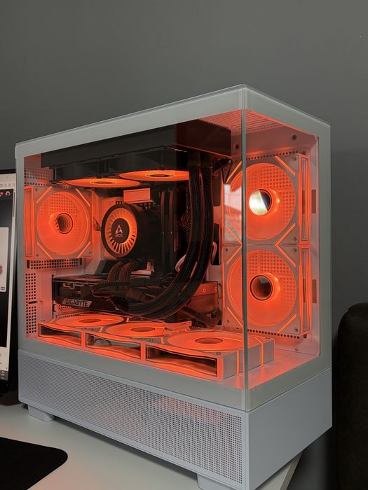 Vand Calculator Pc Gaming RTX5070 | Intel Ultra 7 265K | 32 Gb RAM DDR 5 NEGOCIABIL