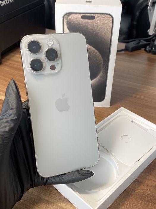 iPhone 15 Pro Max • 256 GB • Natural Titanium