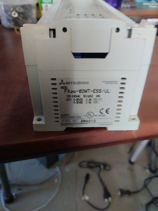 PLC Mitsubishi FX2N-80