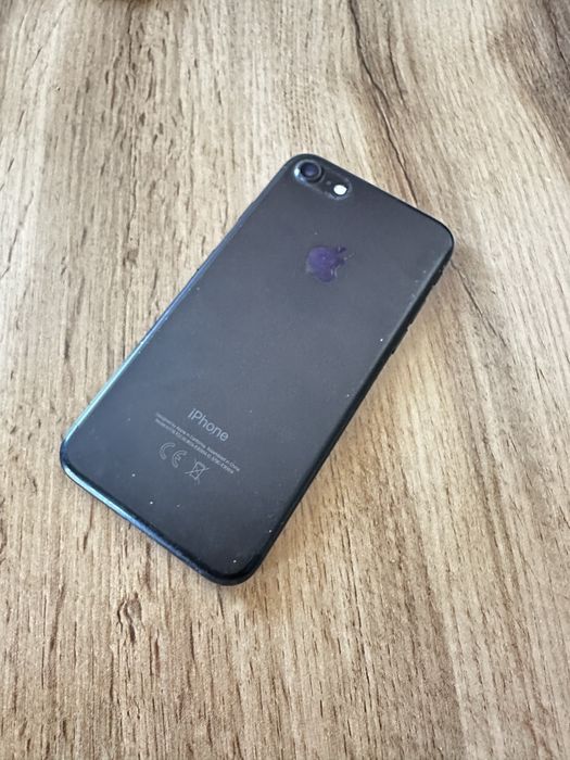 Продам айфон 7 32г