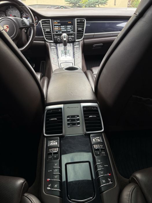 Porsche Panamera S-Hybrid 3.0 Benzina 333CP + 47 CP Electric