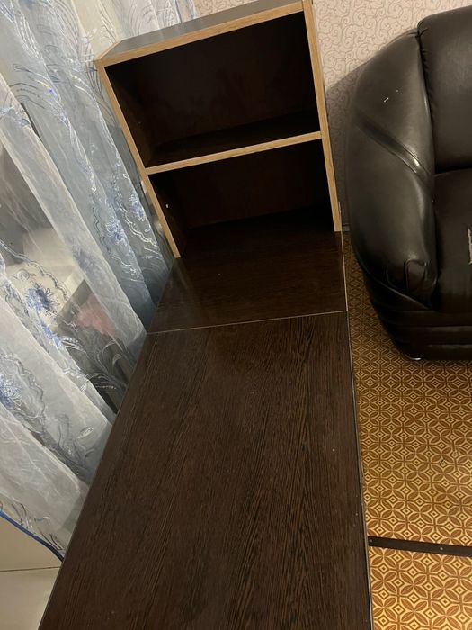 Маникюрный столик