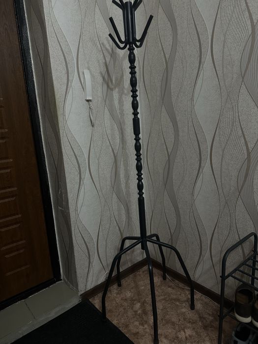 Продам вешалку для верхней одежды