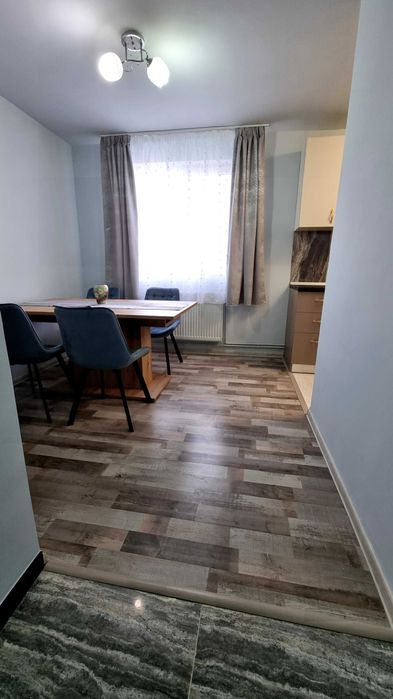 Inchiriez apartament