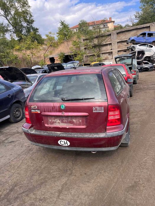 Шкода Октавия 1.9 дизел 1999 година на части