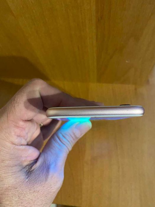iPhone 6s Rose Gold 16GB в отлично състояние