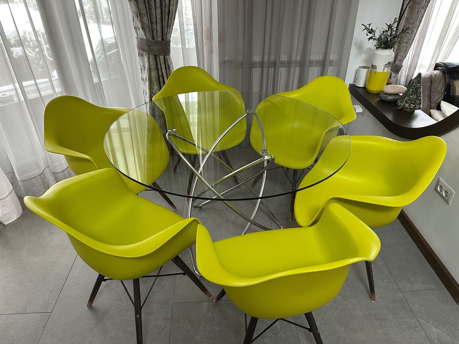 Стъклена маса с 6 стола