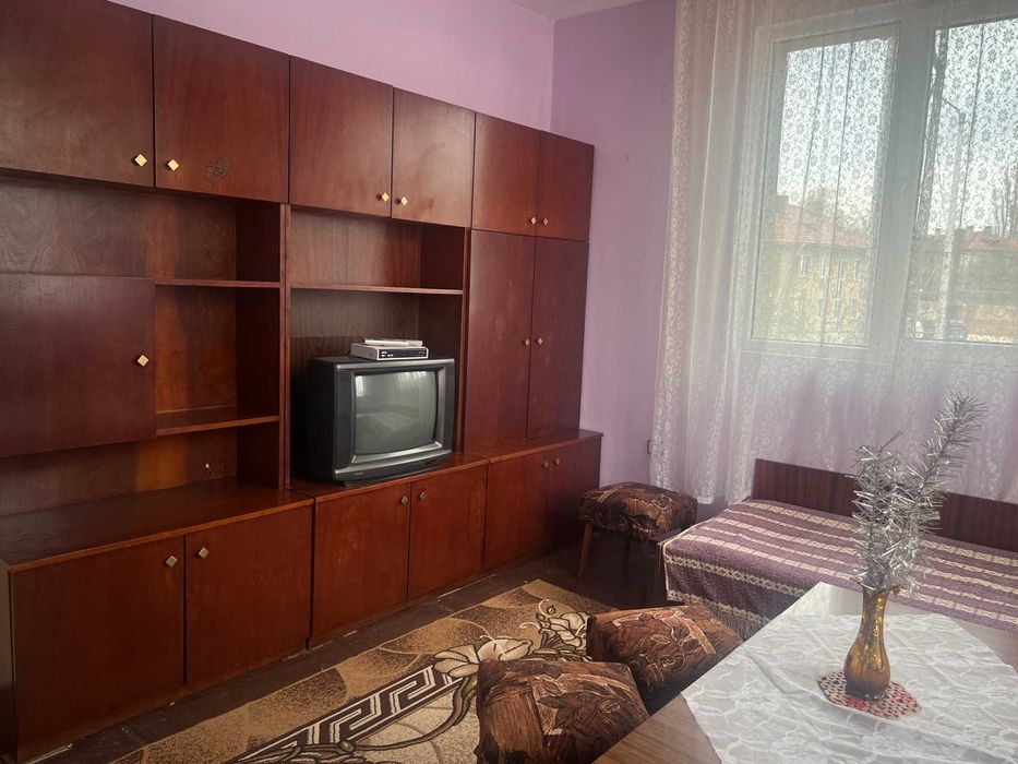Дава се под наем Къща в Плевен, Широк център - 18 кв.м за 127.5 € - Снимка #2