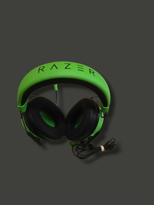 Геймърски слушалки Razer с микрофон – кабелни, отлично състояние