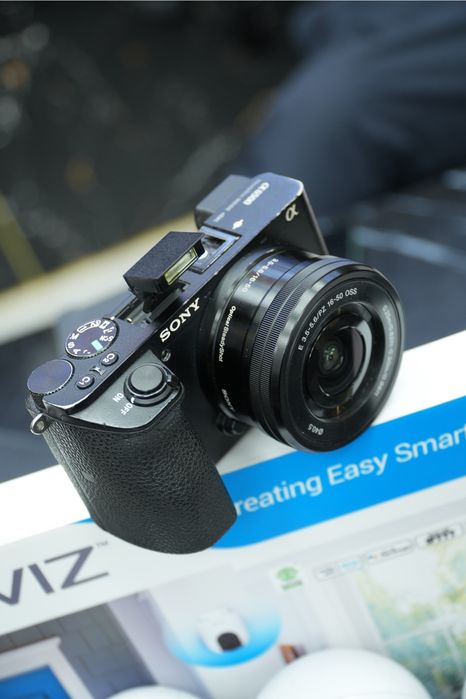 Sony A6500 4K 16-50mm aparat лучше чем Sony A6400 или Sony ZV-E10