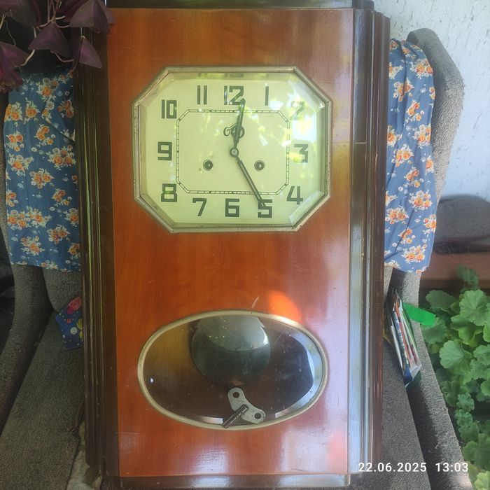 Часы раритетные настенные