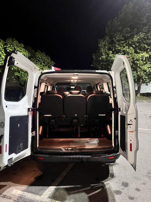 Микробус Форд костом пътнически перфектен