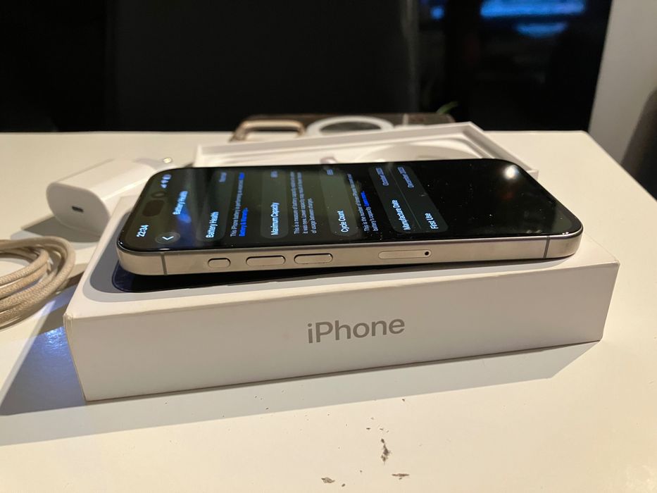 iPhone 15 pro 256gb