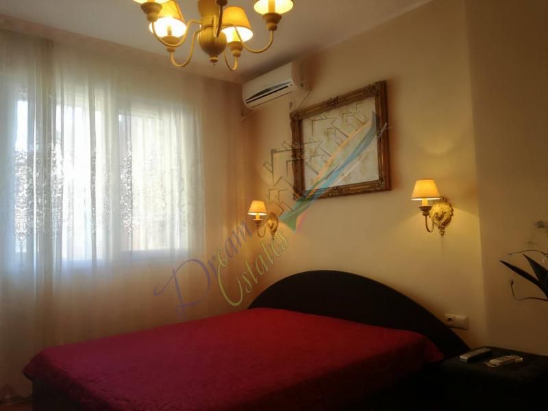 Дава се под наем Тристаен апартамент в Бургас, Център - 80 кв.м за 494.7 € - Снимка #4