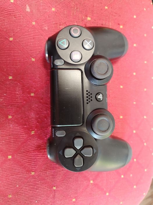 **Vând set  controllere  PlayStation 4 aduse din Germania
